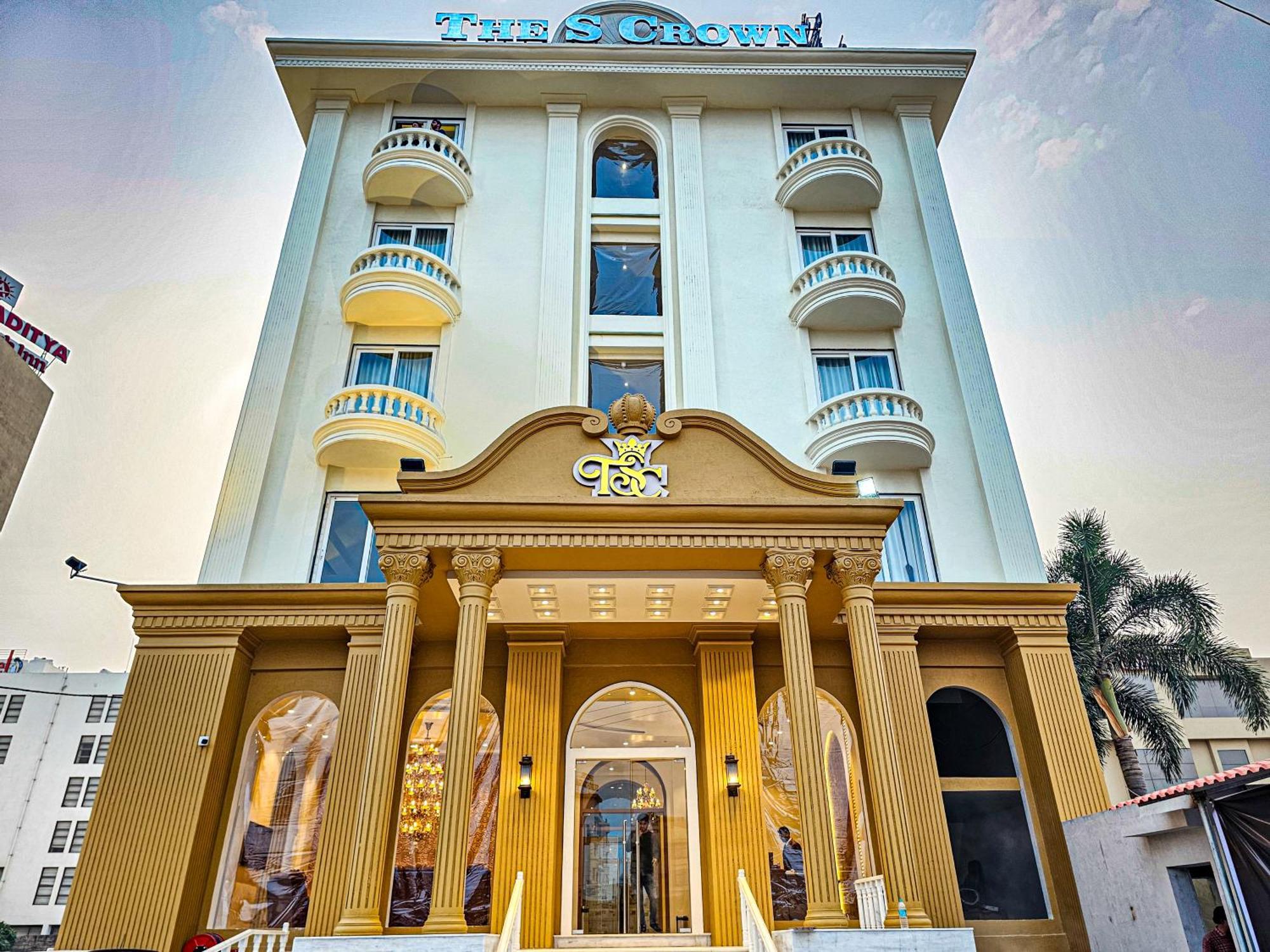 The S Crown Somnath Hotel ภายนอก รูปภาพ