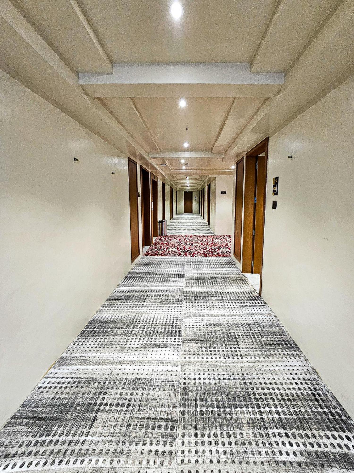 The S Crown Somnath Hotel ภายนอก รูปภาพ