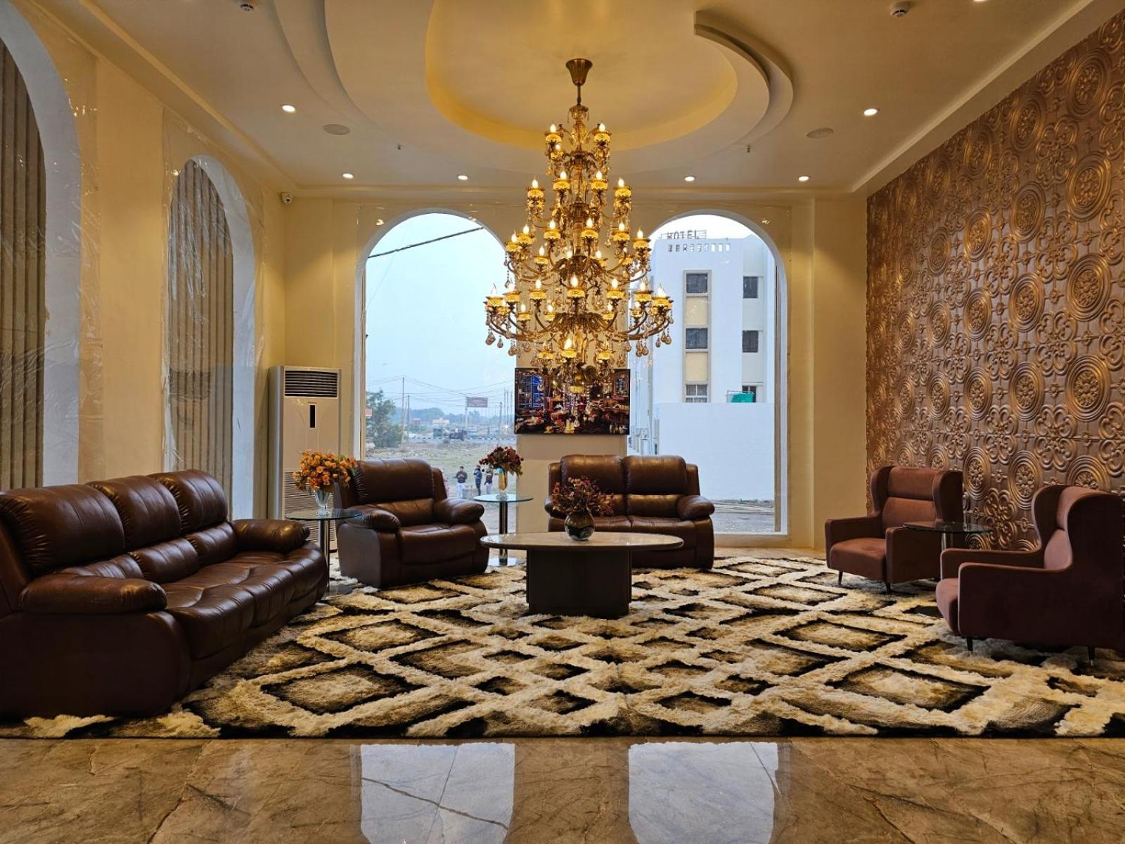 The S Crown Somnath Hotel ภายนอก รูปภาพ